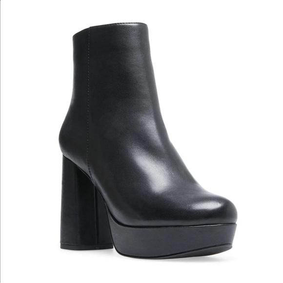Steve Madden Grate Black Leather Booties - Picture 2 of 6
